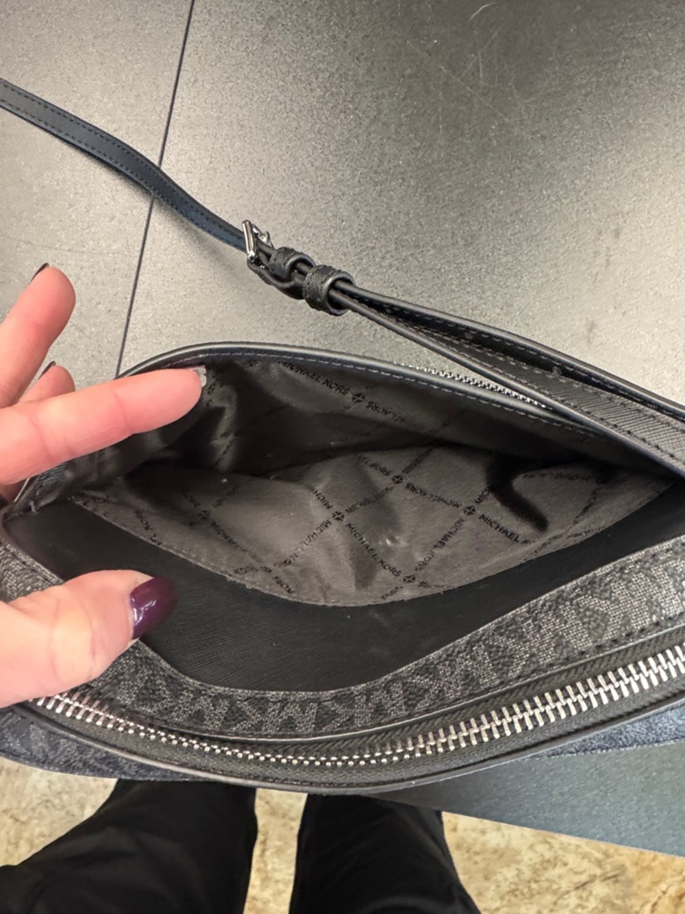 Michael Kors Black and Gray Signature Crossbody Shoulder Bag - Picture 4 of 6